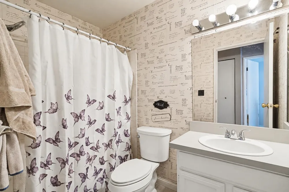 39762 Village Wood Circle Novi City, MI 48375