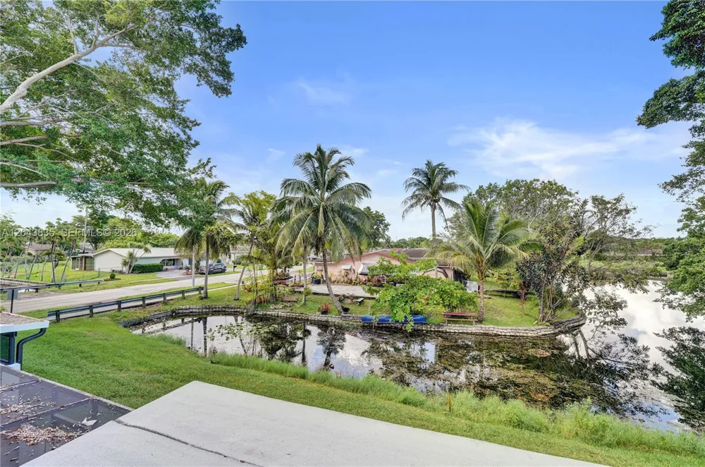 9220 NW 14th St #272 Pembroke Pines, FL 33024
