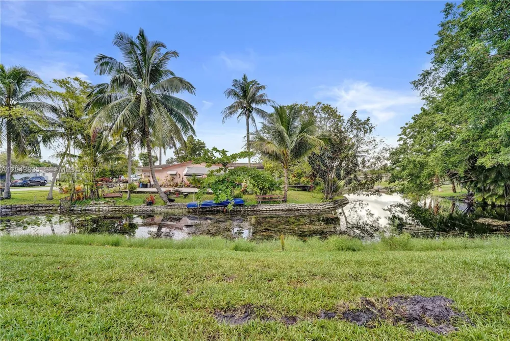 9220 NW 14th St #272 Pembroke Pines, FL 33024