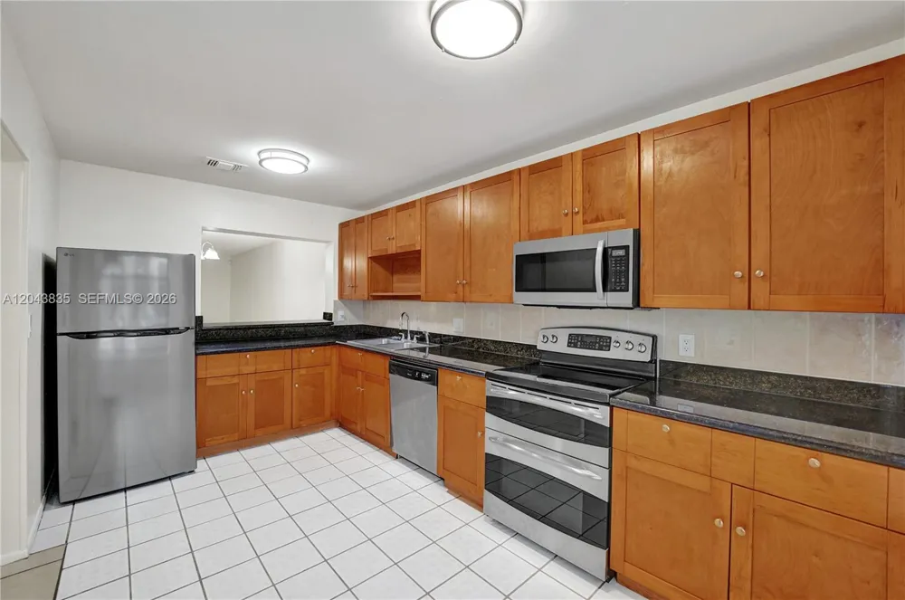 9220 NW 14th St #272 Pembroke Pines, FL 33024