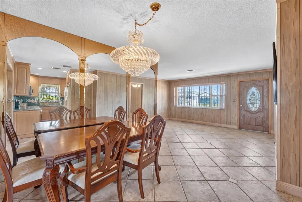 2915 NW 206th St Miami Gardens, FL 33056