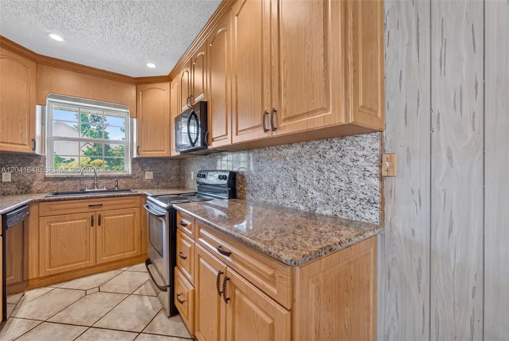 2915 NW 206th St Miami Gardens, FL 33056
