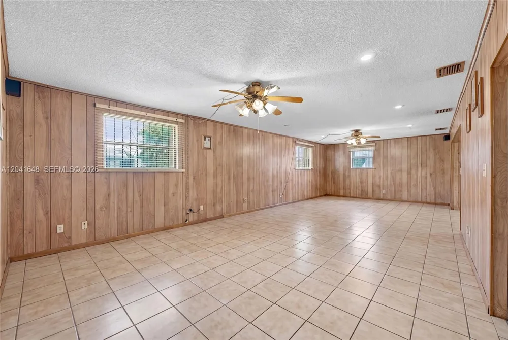 2915 NW 206th St Miami Gardens, FL 33056