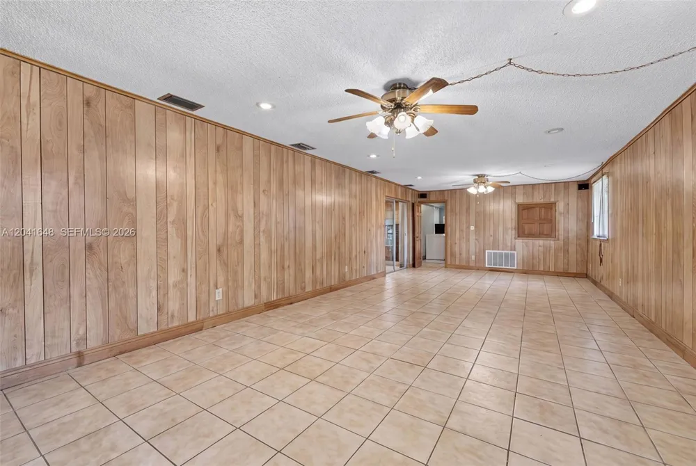 2915 NW 206th St Miami Gardens, FL 33056