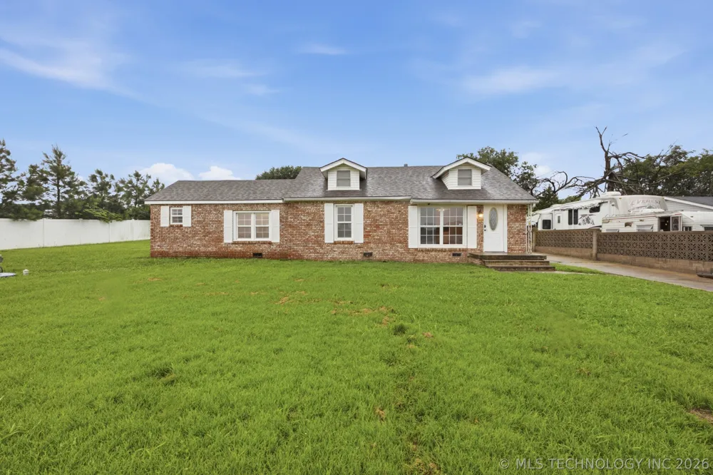 10035 Bryant Road Henryetta, OK 74437