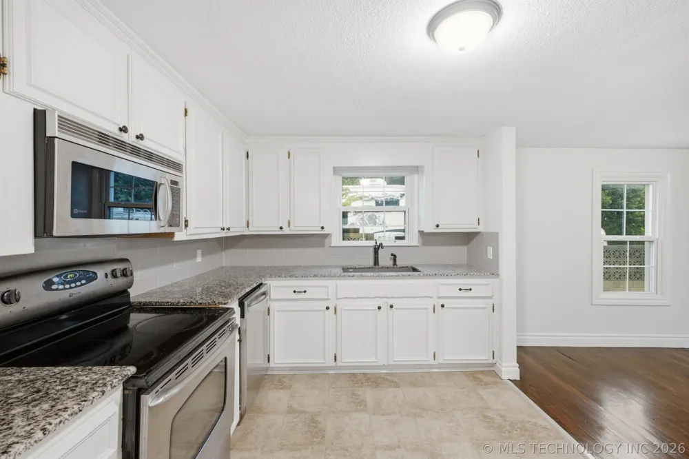 10035 Bryant Road Henryetta, OK 74437