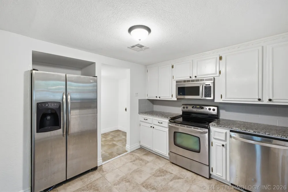 10035 Bryant Road Henryetta, OK 74437