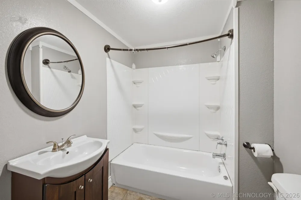 10035 Bryant Road Henryetta, OK 74437