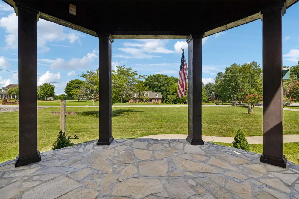 124 Poplar Dr Brush Creek, TN 38547