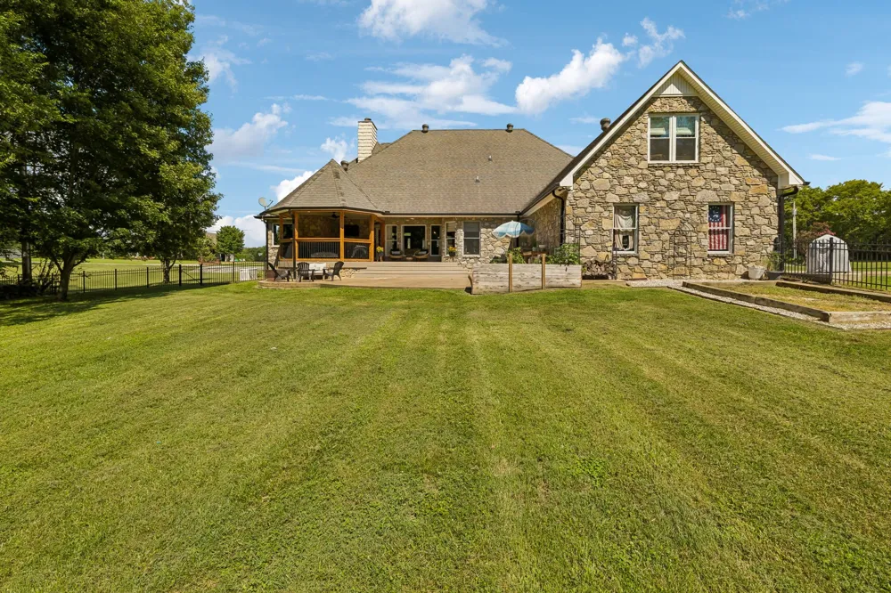 124 Poplar Dr Brush Creek, TN 38547