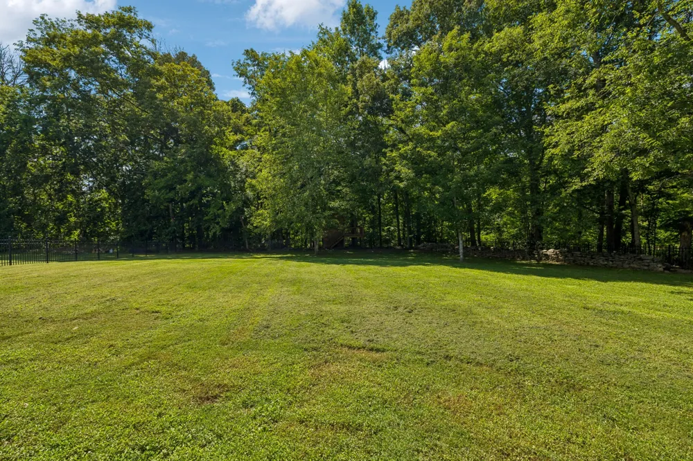 124 Poplar Dr Brush Creek, TN 38547