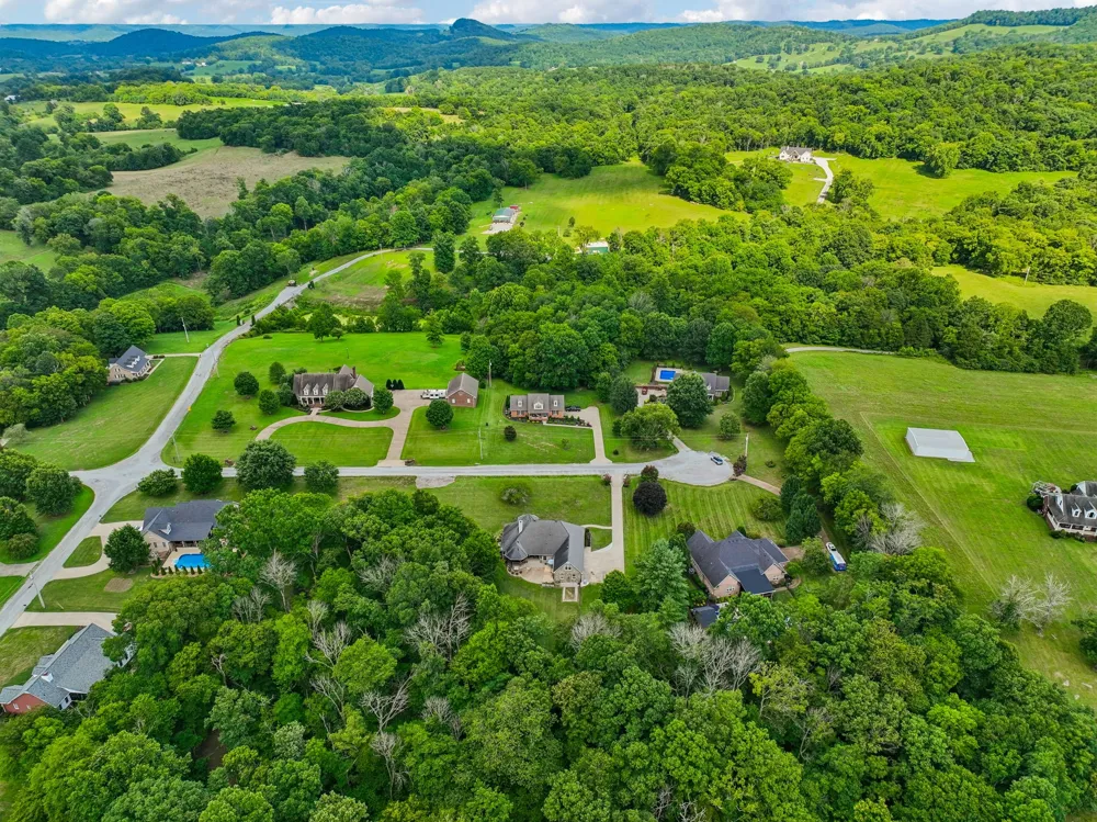 124 Poplar Dr Brush Creek, TN 38547