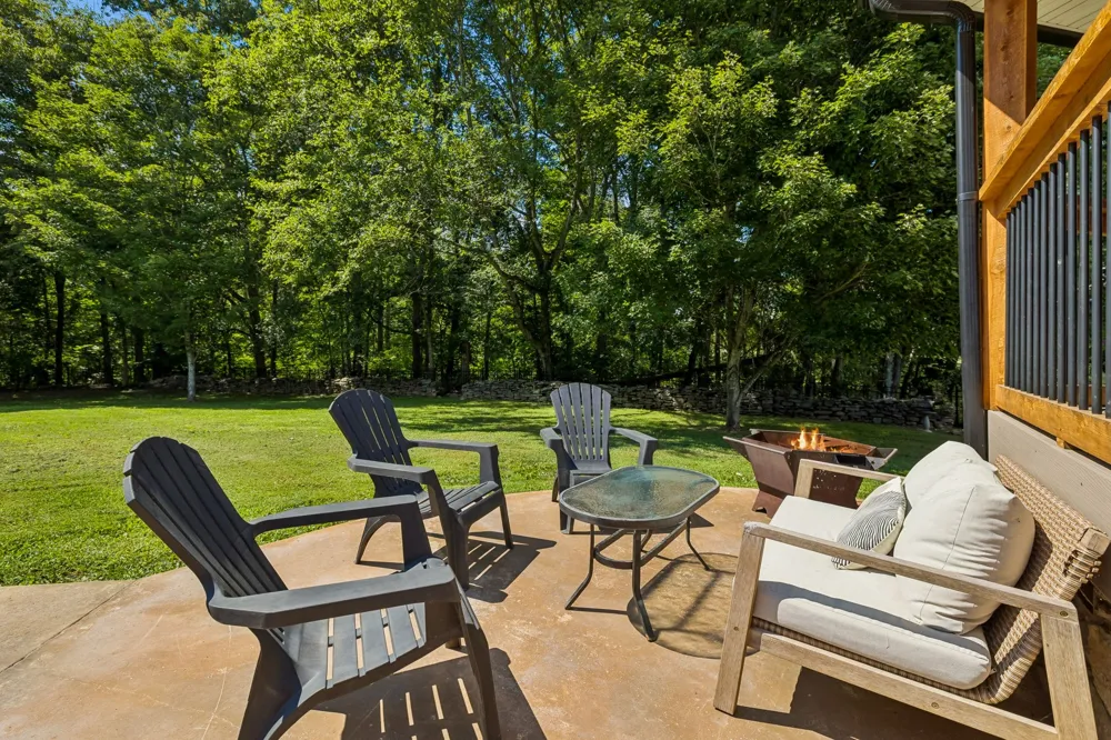 124 Poplar Dr Brush Creek, TN 38547