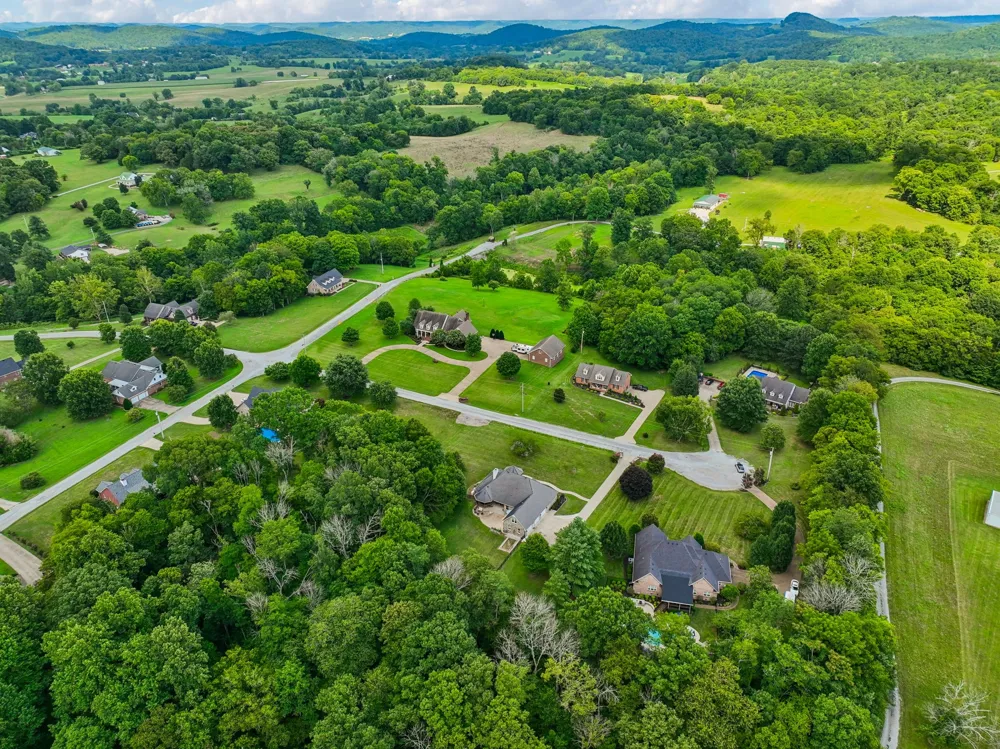 124 Poplar Dr Brush Creek, TN 38547