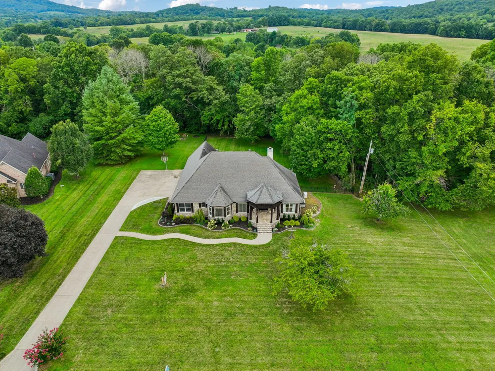 124 Poplar Dr Brush Creek, TN 38547