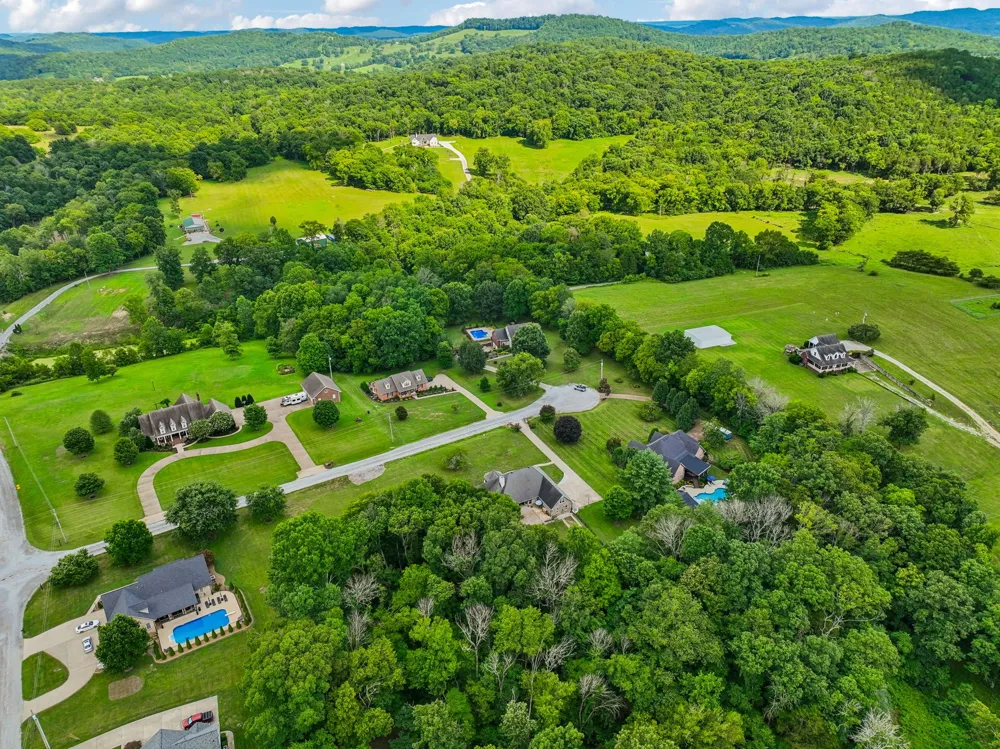 124 Poplar Dr Brush Creek, TN 38547