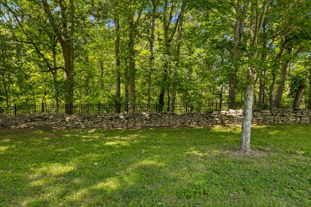124 Poplar Dr Brush Creek, TN 38547