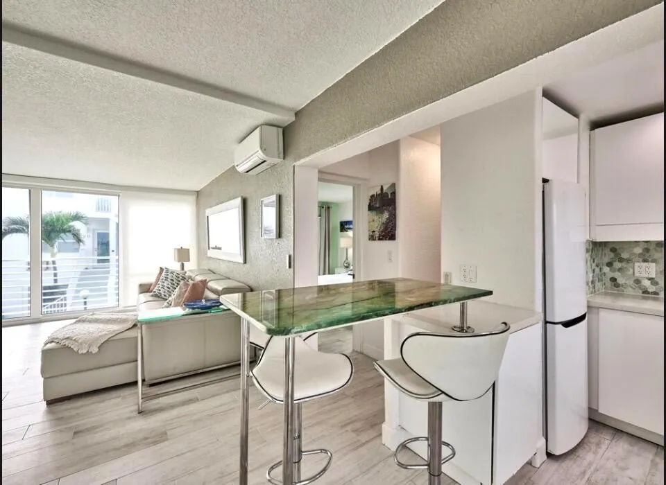 1043 Hillsboro #21c Hillsboro Beach, FL 33062