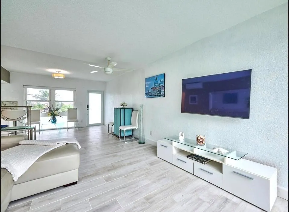 1043 Hillsboro #21c Hillsboro Beach, FL 33062