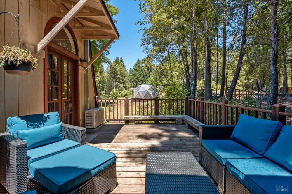 43345 Brushy Ridge Loop Annapolis, CA 95412