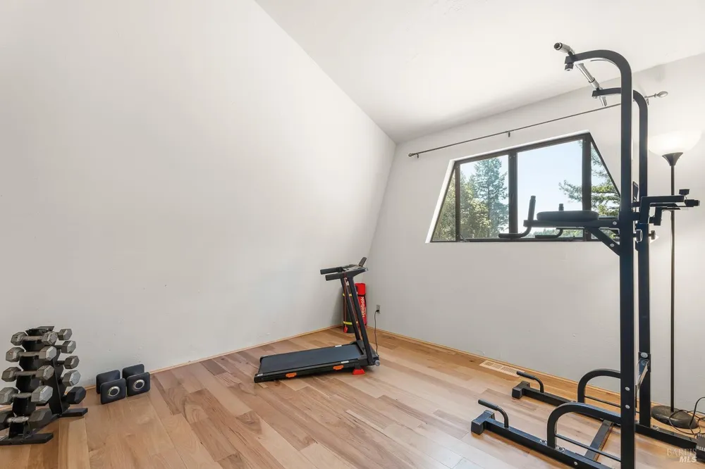 43345 Brushy Ridge Loop Annapolis, CA 95412