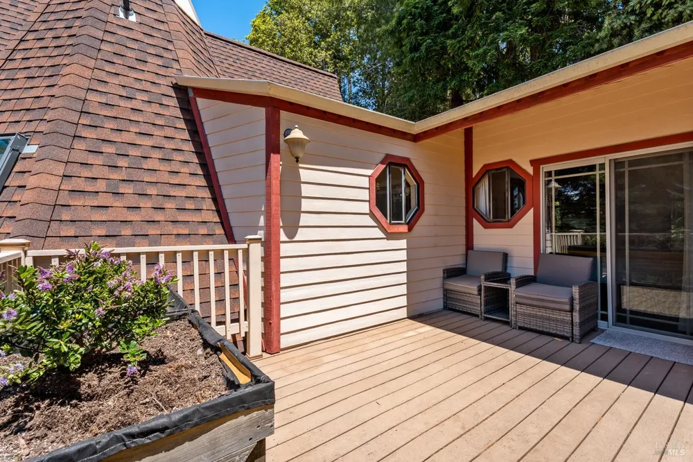 43345 Brushy Ridge Loop Annapolis, CA 95412