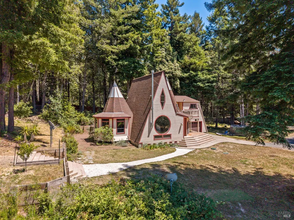 43345 Brushy Ridge Loop Annapolis, CA 95412