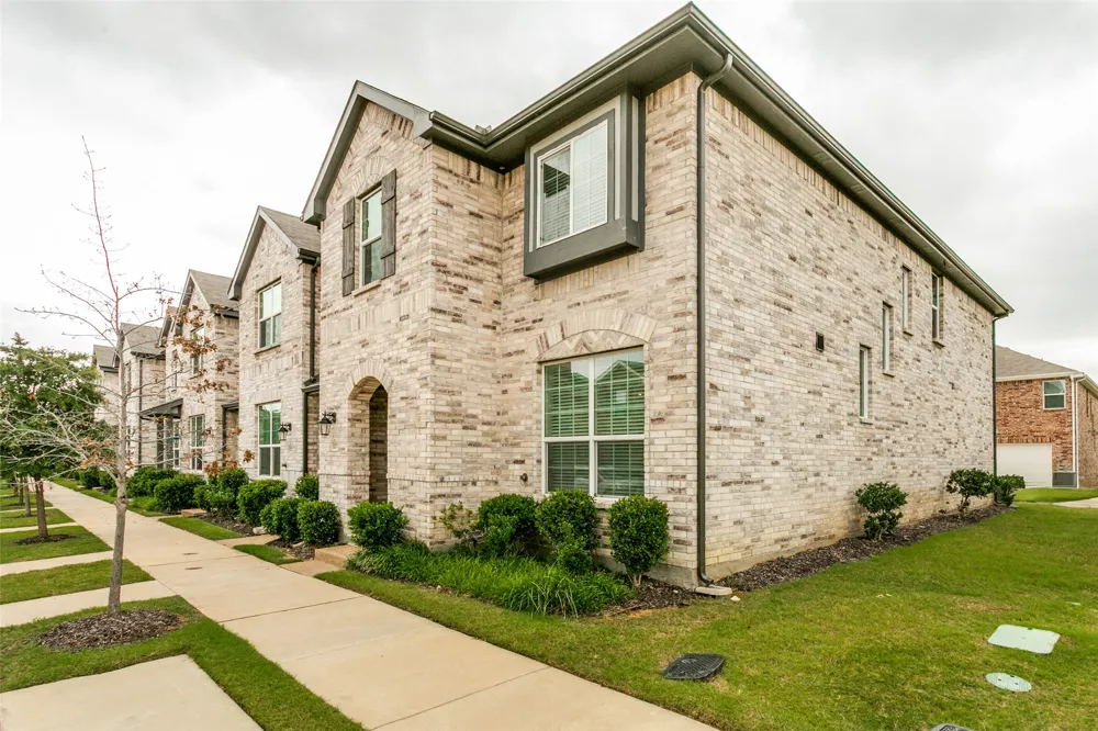 1274 Jones Trail Lewisville, TX 75077