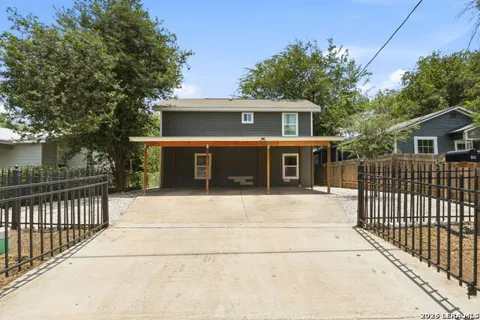 1522 S Elmendorf