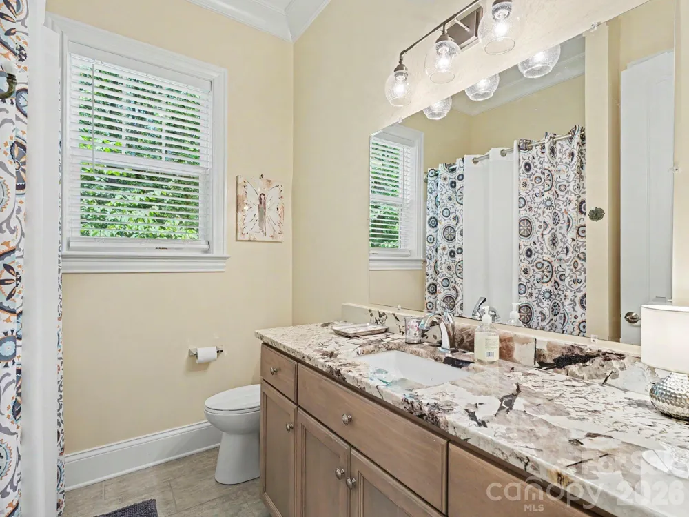 9560 Regent Drive Davidson, NC 28036