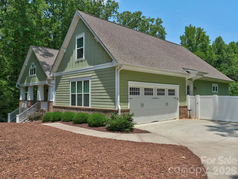 9560 Regent Drive Davidson, NC 28036