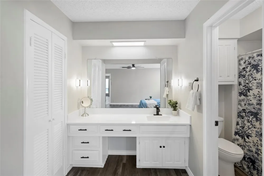 631 E Cherry Street Duncanville, TX 75116