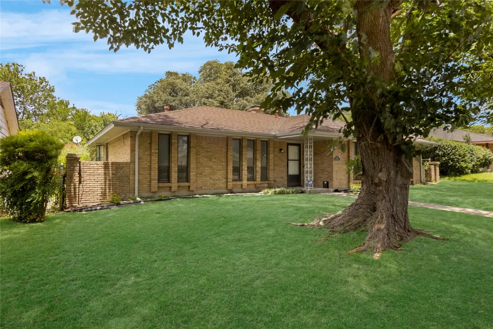 631 E Cherry Street Duncanville, TX 75116