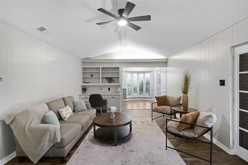 631 E Cherry Street Duncanville, TX 75116