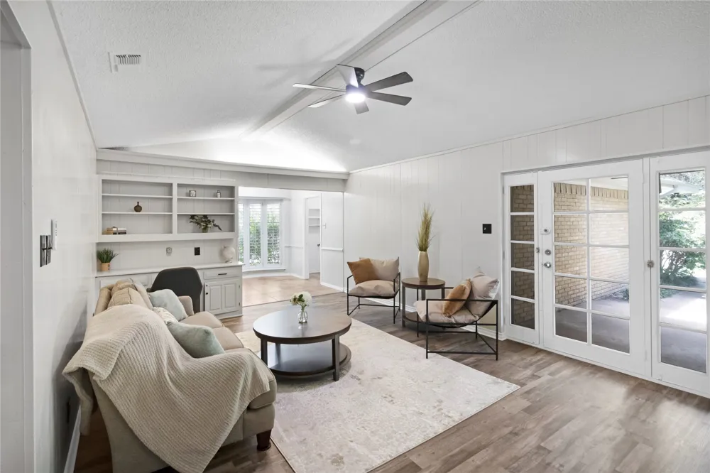 631 E Cherry Street Duncanville, TX 75116