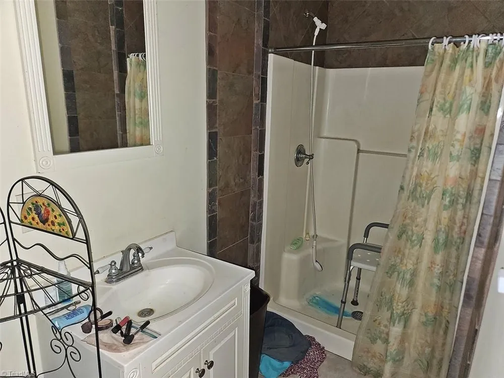 1935 Needmore Road Woodleaf, NC 27054
