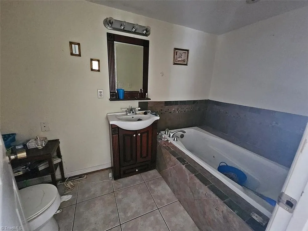1935 Needmore Road Woodleaf, NC 27054