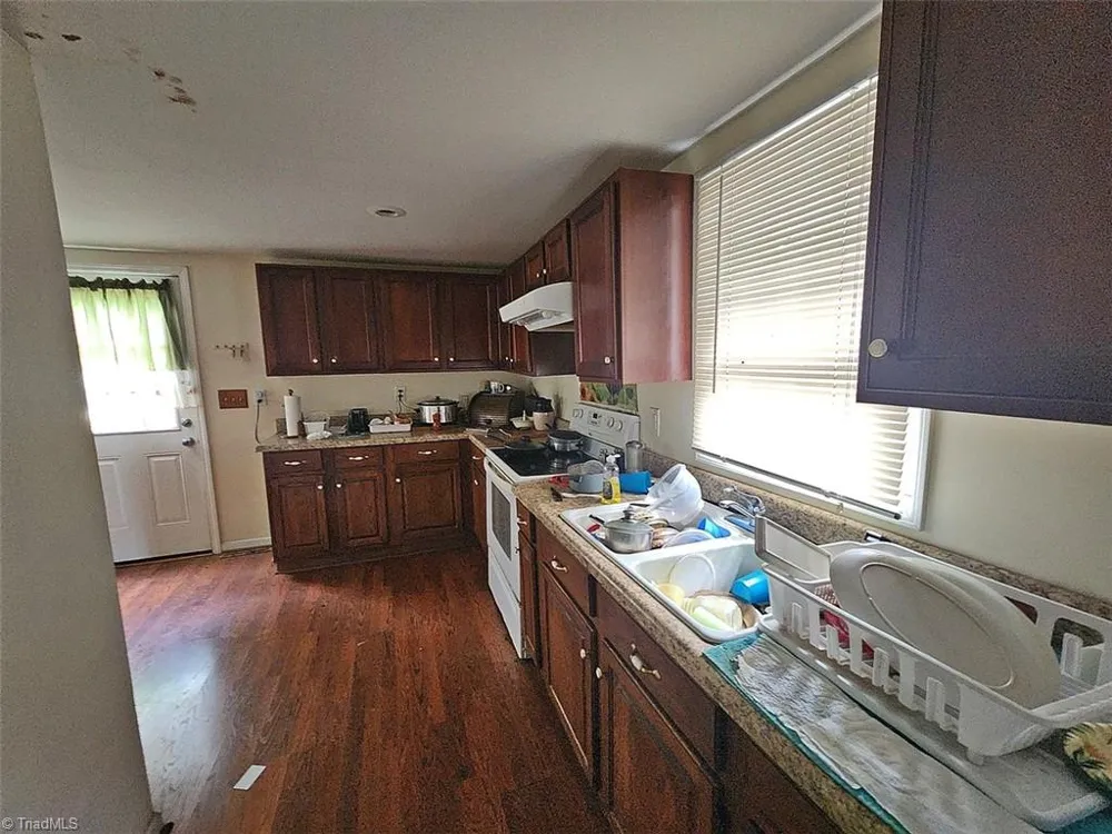 1935 Needmore Road Woodleaf, NC 27054