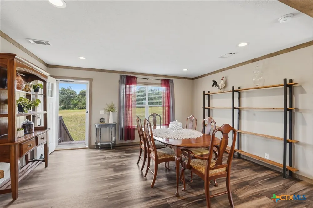 400 Lyon Road Seguin, TX 78155