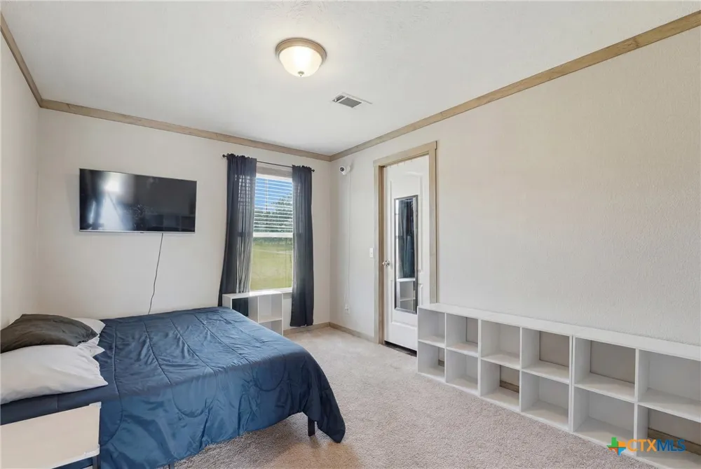 400 Lyon Road Seguin, TX 78155