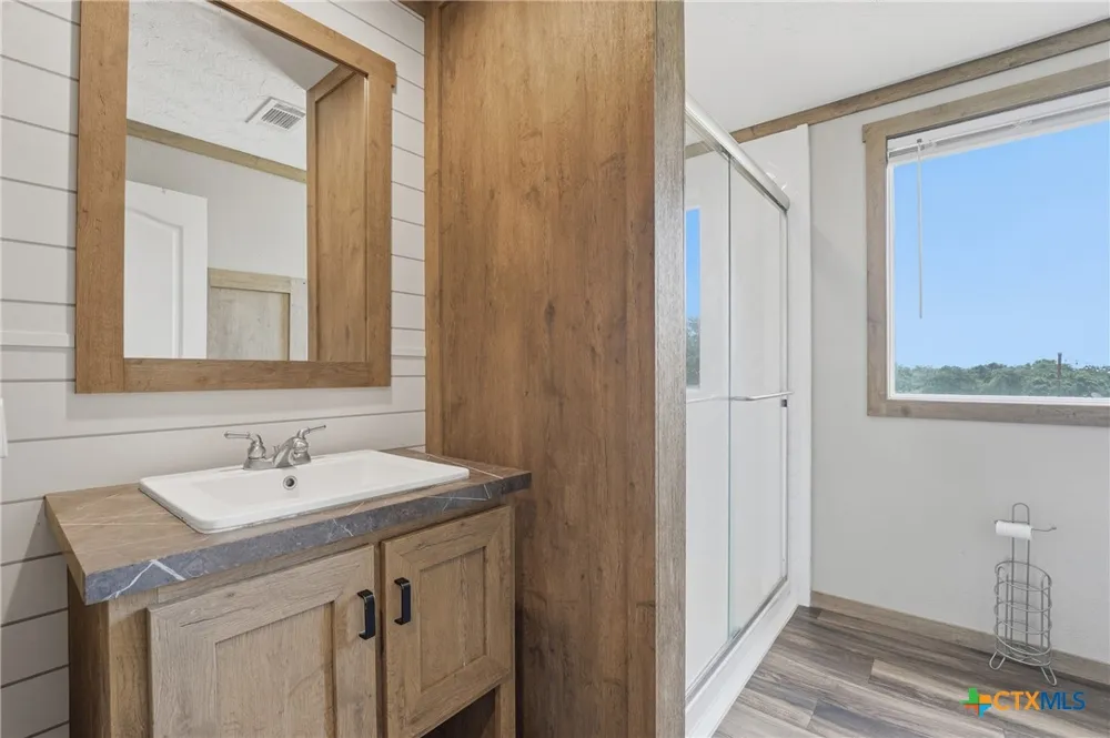 400 Lyon Road Seguin, TX 78155