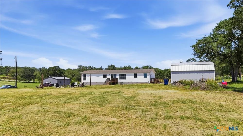 400 Lyon Road Seguin, TX 78155