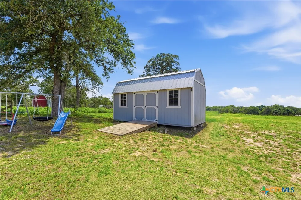400 Lyon Road Seguin, TX 78155