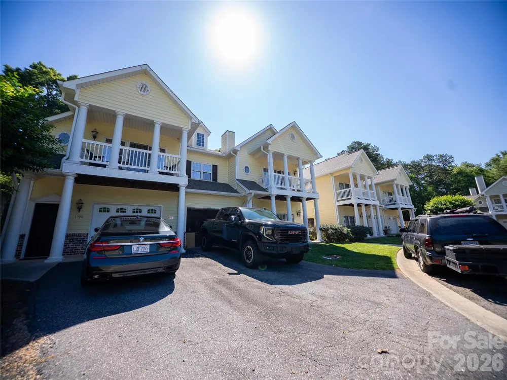 1392 21st Avenue NE Hickory, NC 28601