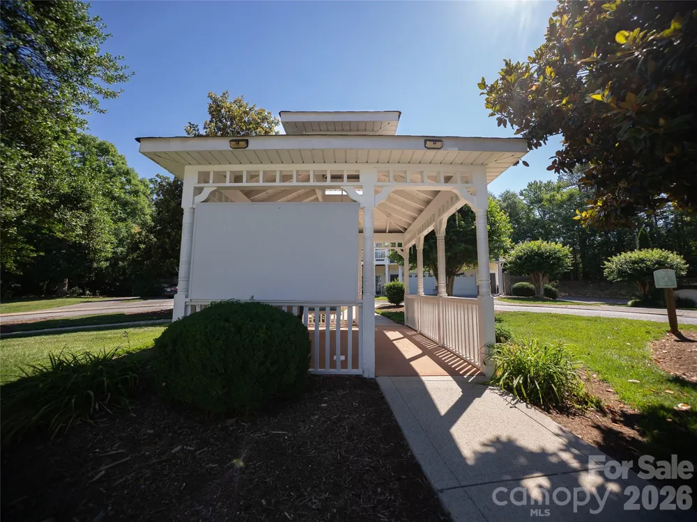 1392 21st Avenue NE Hickory, NC 28601