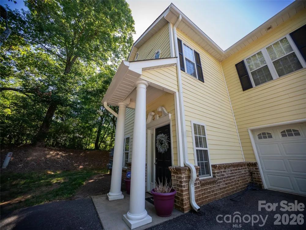 1392 21st Avenue NE Hickory, NC 28601