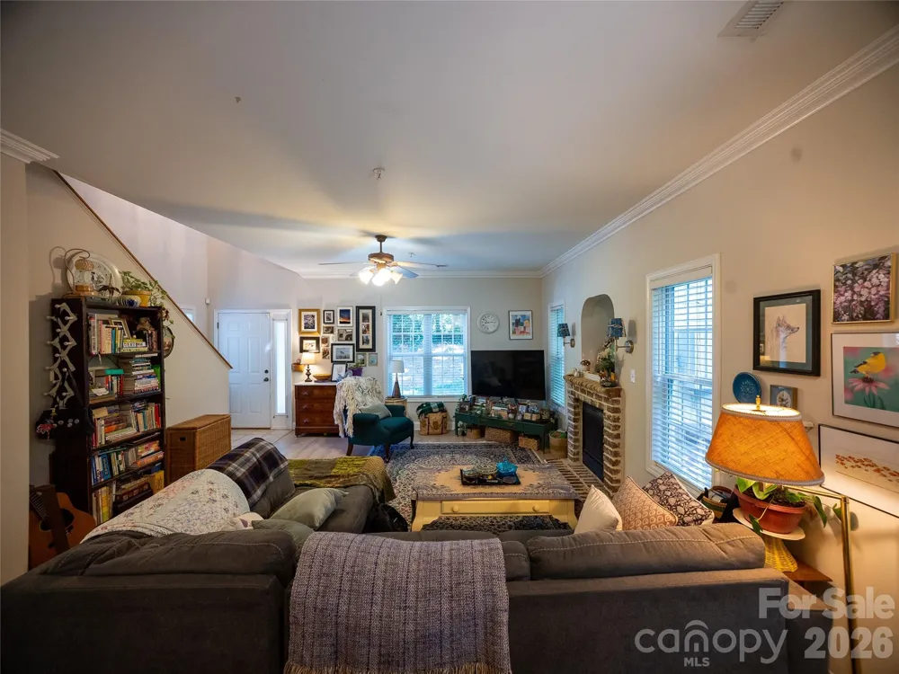 1392 21st Avenue NE Hickory, NC 28601