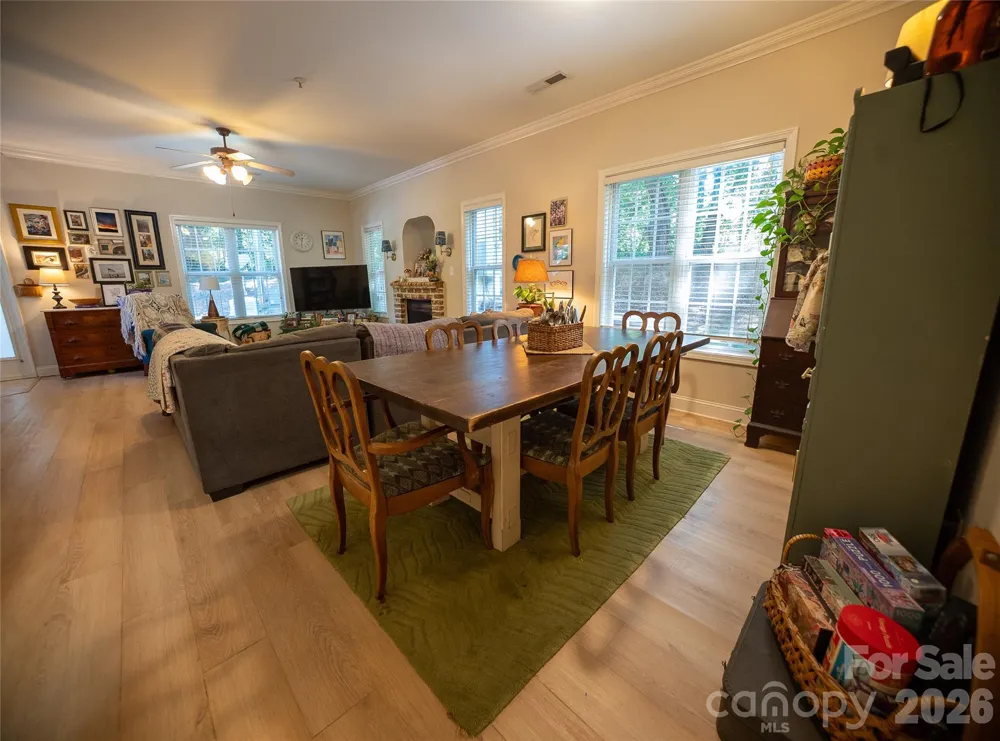 1392 21st Avenue NE Hickory, NC 28601