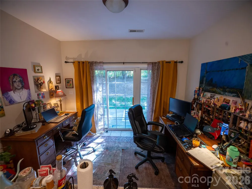 1392 21st Avenue NE Hickory, NC 28601