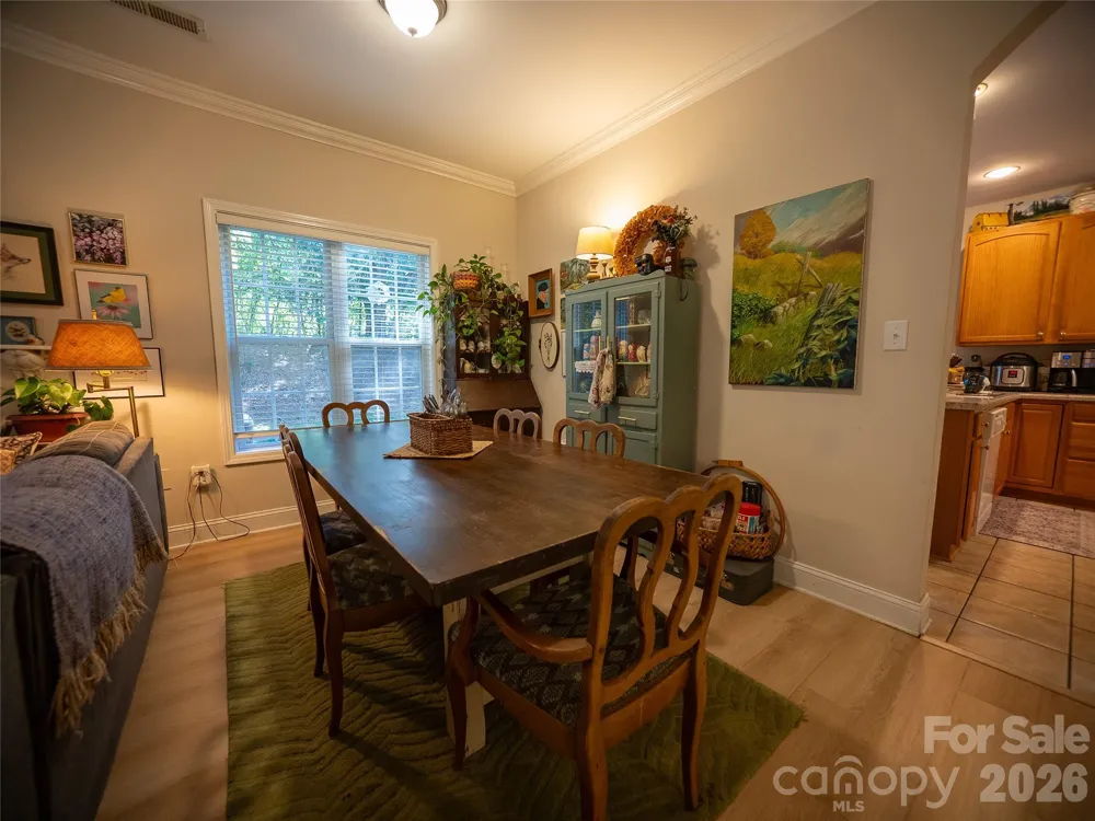 1392 21st Avenue NE Hickory, NC 28601